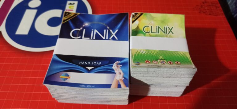 Stiker Label atau Kemasan Merk Clinix: Pengharum dan Pewangi dengan Bahan Vinil Kimtech